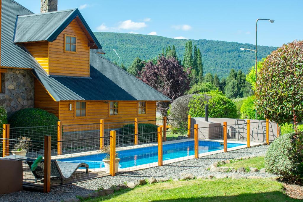 Πισίνα στο ή κοντά στο Hosteria y Cabañas Posada Quinen