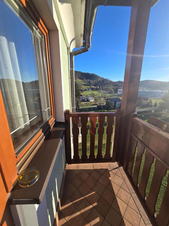 Un balcon sau o terasă la Cozy Nook Stays, Zreče