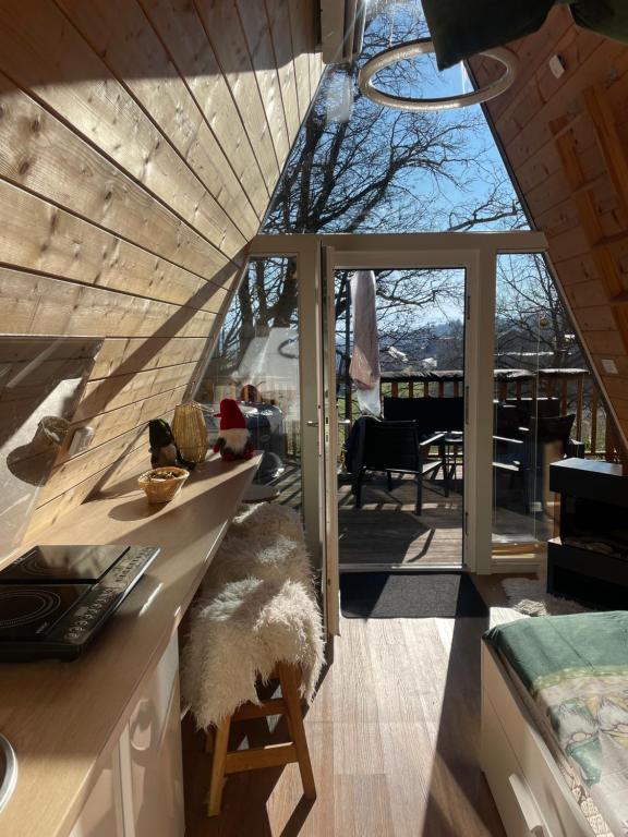 Φωτογραφία από το άλμπουμ του NEW! Glamping House with new hot tub and sauna- Hisa oddiha UPDATED DECEMBER 2025 σε Smarjeske Toplice