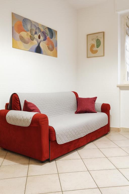 Appartamento con parcheggio gratuito vicino Rho Fiera e Milano Madonnina House - Apartamento De Un Dormitorio