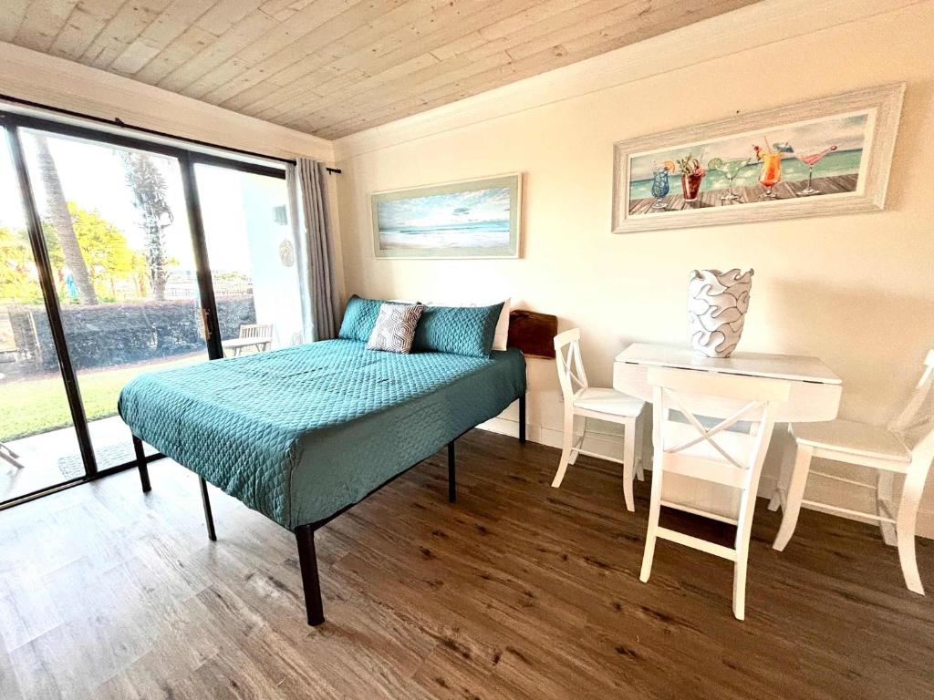 Χώρος καθιστικού στο Dockside Dream-Waterfront-Boat Slip-Downtown