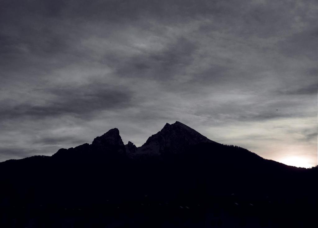 Ein allgemeiner Bergblick oder ein Berglick von der Ferienwohnung aus