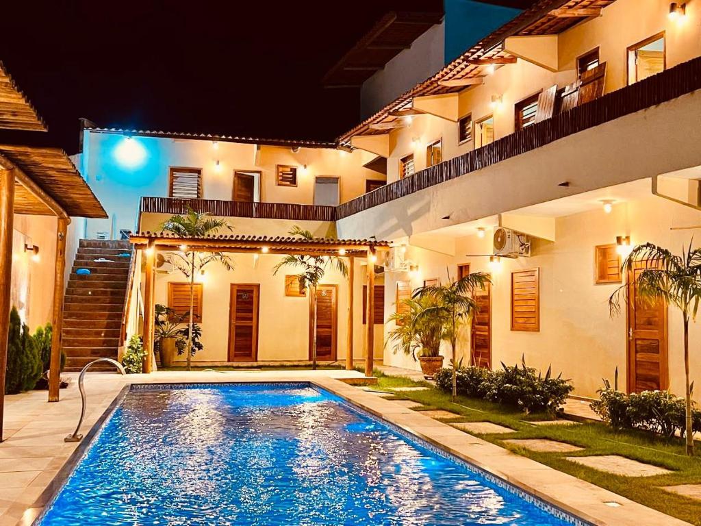 Πισίνα στο ή κοντά στο Suítes duplas e triplas com piscina em Fortim