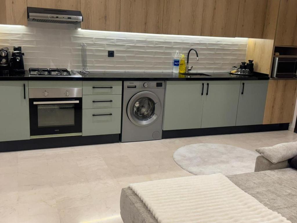 O bucătărie sau chicinetă la Superbe T2 moderne au cœur du Maarif Confort & Style