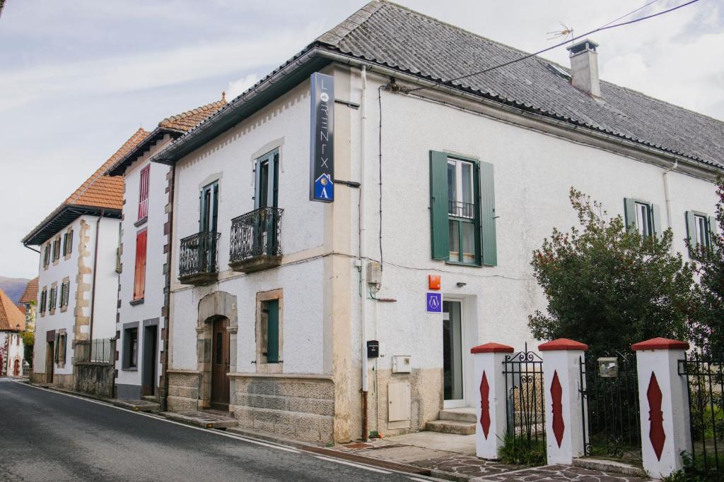 Το κτήριο όπου στεγάζεται  το hostel