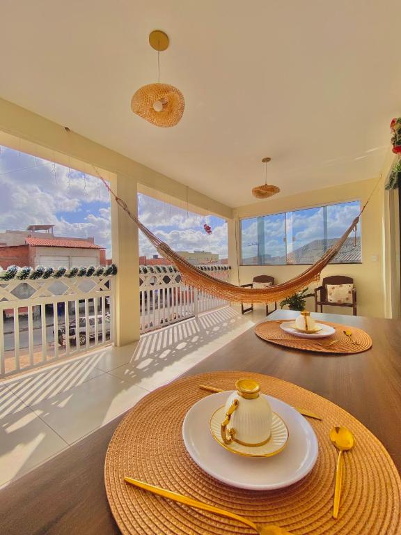 Zimmer mit Hängematte und Meerblick in der Unterkunft Lar dos Lençóis in Barreirinhas