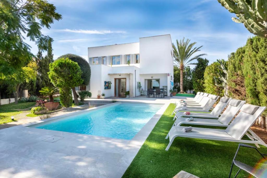 Swimmingpoolen hos eller tæt på Finca can Miquel i Xisca