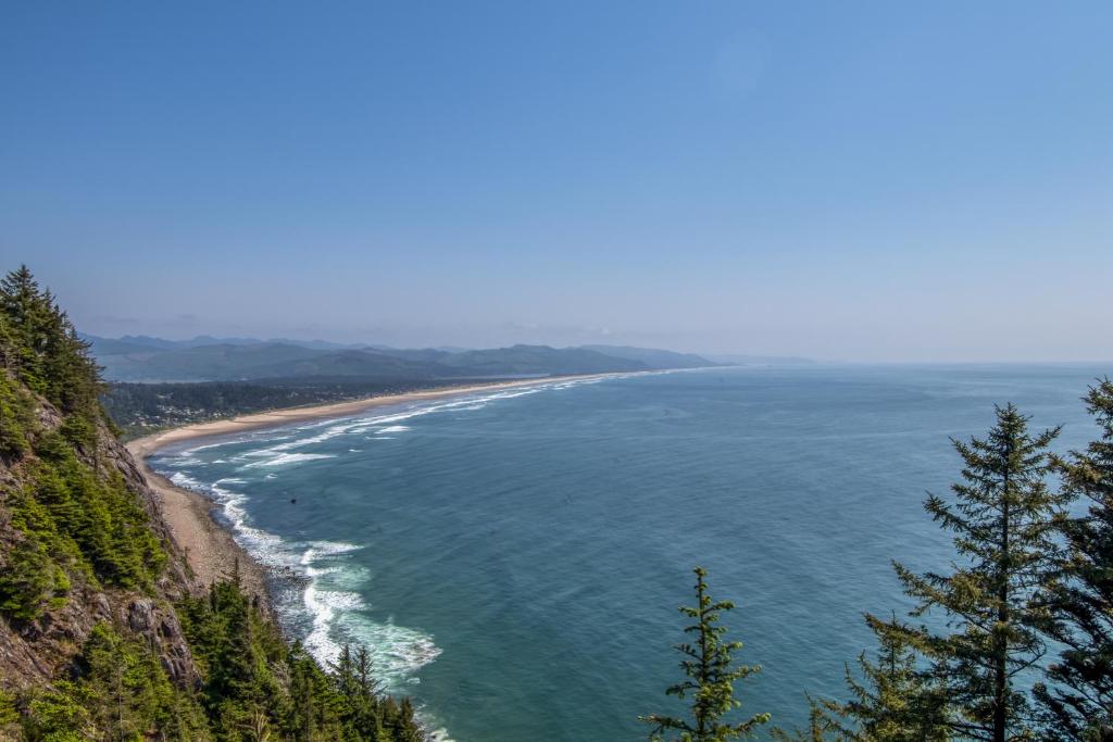 曼扎尼塔Sea Mist MCA 50628的从悬崖上看海景