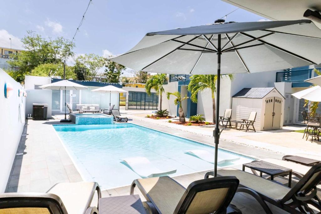 Πισίνα στο ή κοντά στο Aquaville Dorado Moderna Villa 3