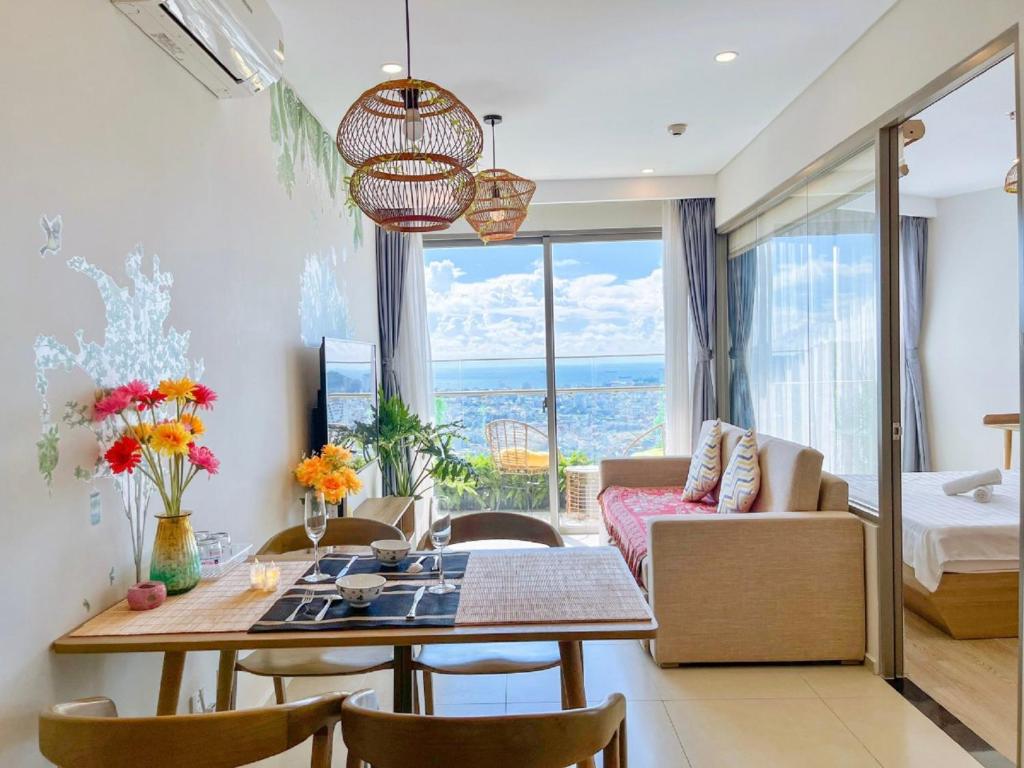 Χώρος καθιστικού στο The Sóng Apartment Near Beach Luxury - Căn Hộ Nghỉ Dưỡng Hồ Bơi Vô Cực Mr Tú