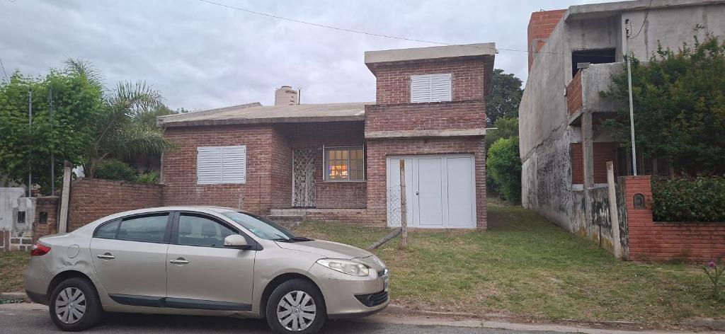 Το κτήριο όπου στεγάζεται  το δωμάτιο σε οικογενειακή κατοικία