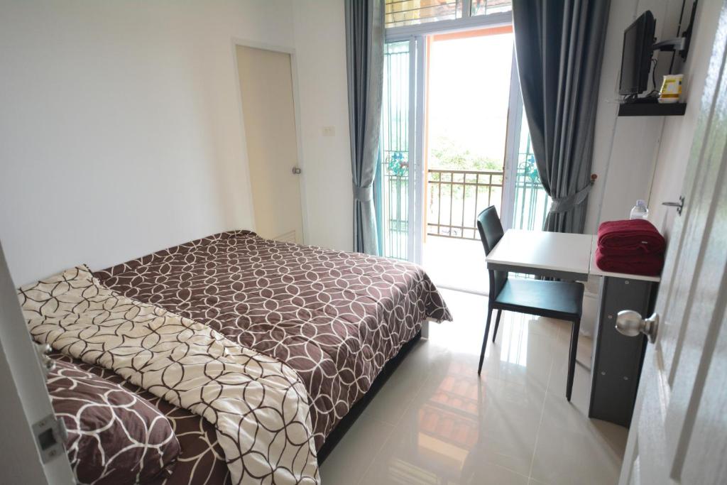JC Guesthouse @ Suratthani Airport - Chambre De Luxe Queen