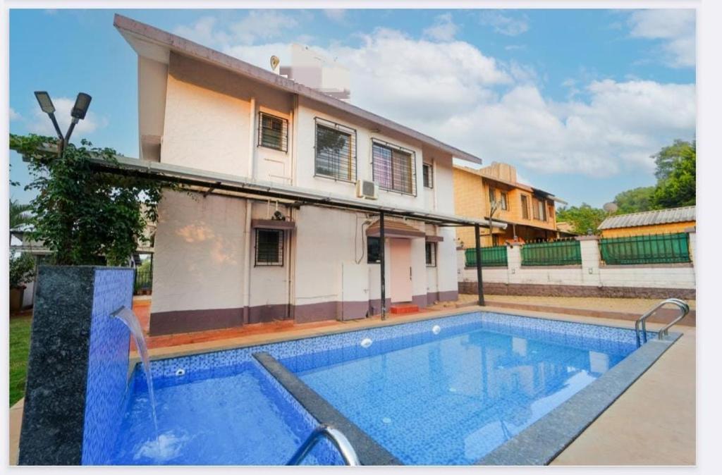 Swimmingpoolen hos eller tæt på Classic Villa