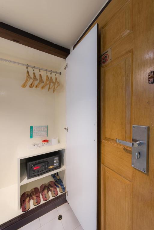 Kuchyň nebo kuchyňský kout v ubytování Nak Nakara Hotel