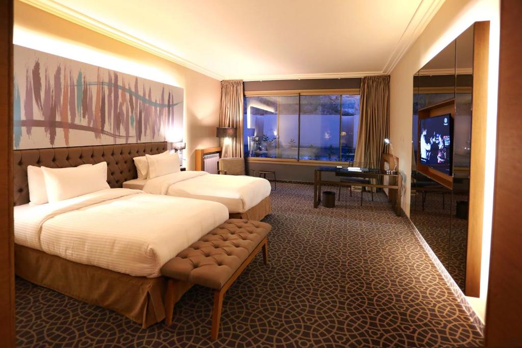 Mist Hotel & Spa - Superior King Room
