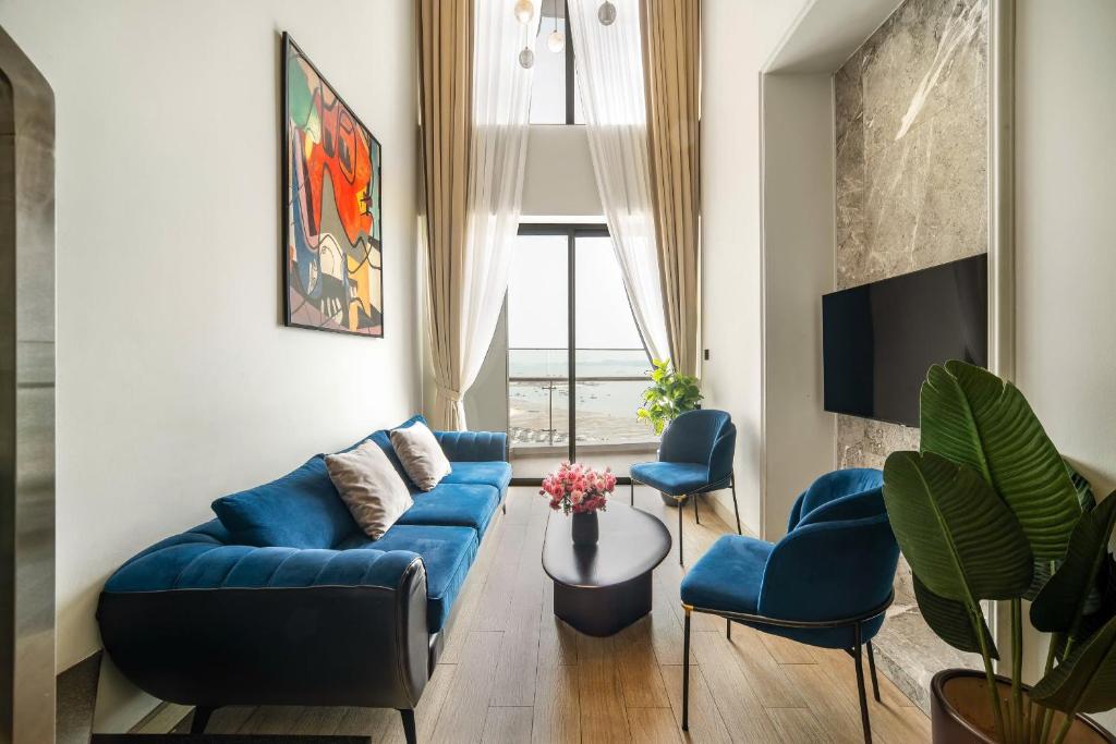 Coastal Charm Seafront Oceanview Apartment - 15