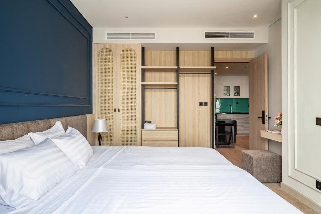 Coastal Charm Seafront Oceanview Apartment - 19