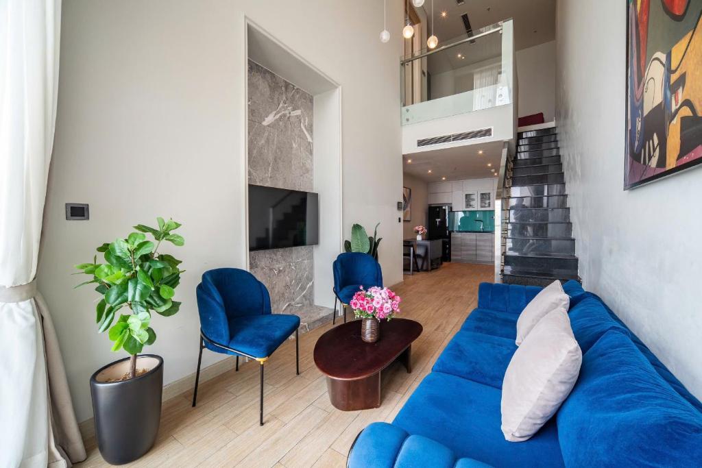 Coastal Charm Seafront Oceanview Apartment - 17