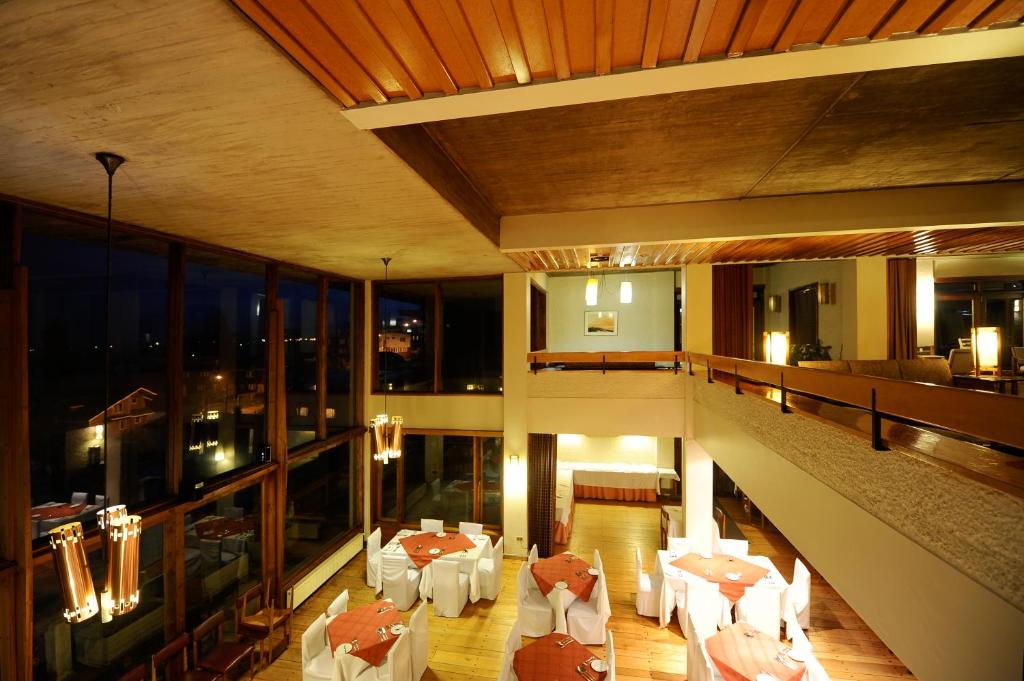 Begudes a Hotel de Castro