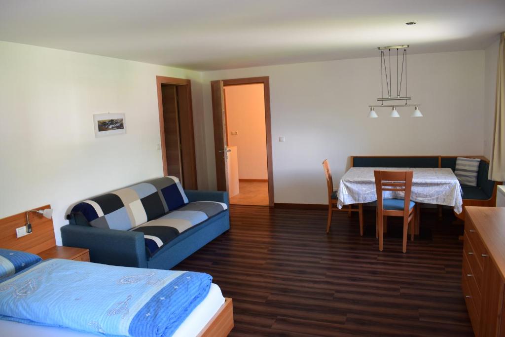 Ferienhof - agritur Mairulrichhof - Appartamento Con 3 Camere Da Letto E Vista Cascata