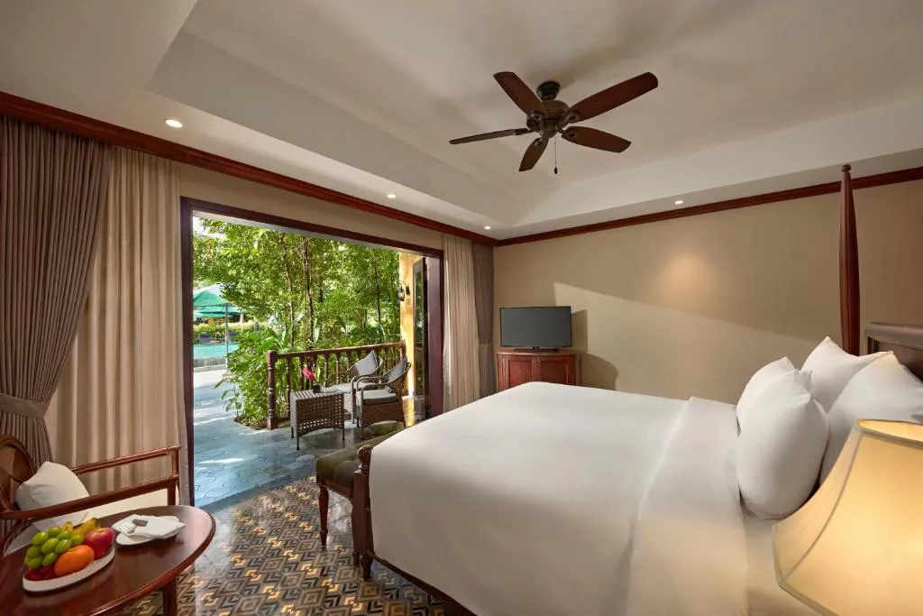Veranda Suite with Pool View - Club Wing
