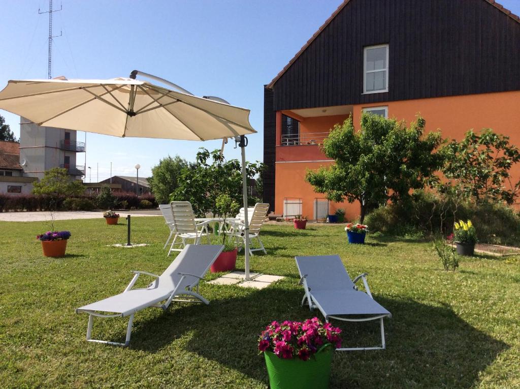 Zahrada ubytování Hôtel Des Bois