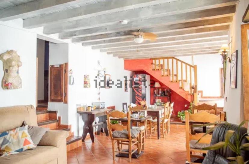 Χώρος καθιστικού στο La perla perdida El Acebuchal