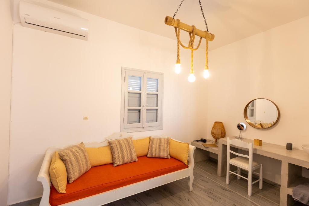 Phaos Santorini Suites - 8