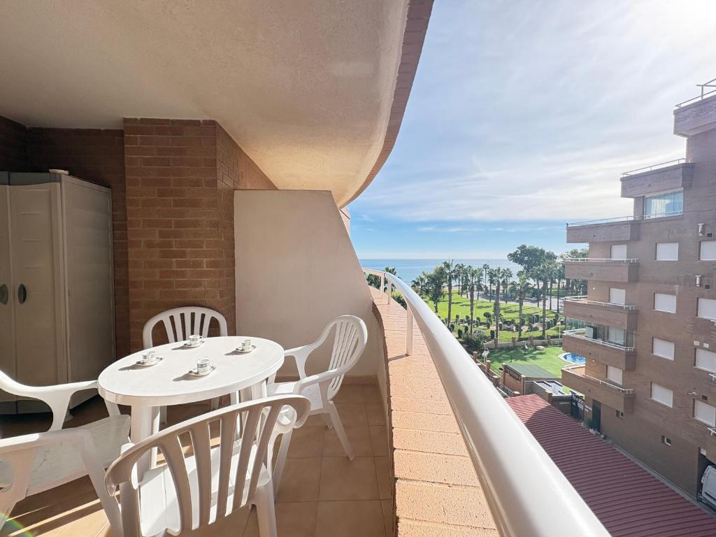 Un balcón o terraza en ACV - Costa Marina II-1ª línea planta 4 sur
