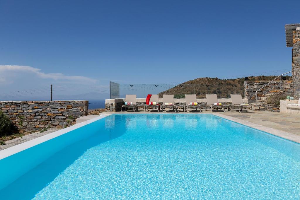 Bazén v ubytování Villas Velanidies nebo v jeho okolí