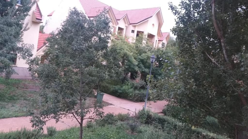 Κήπος έξω από το Le séjour agréable