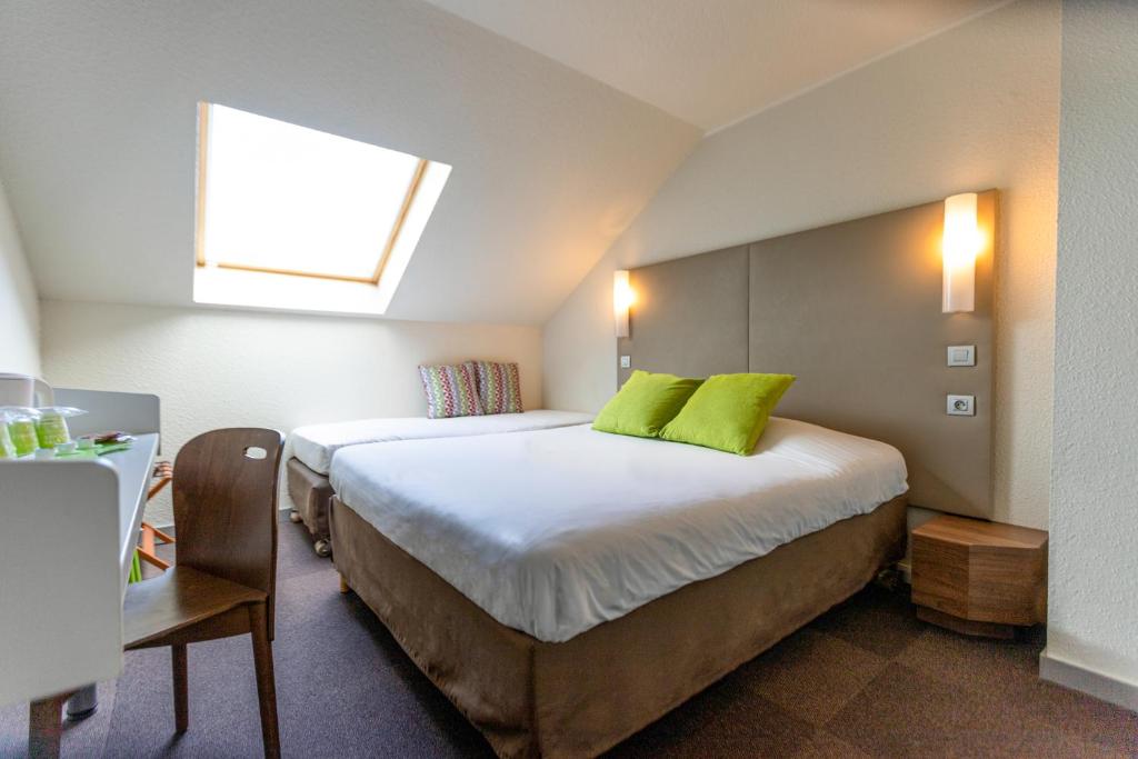 Campanile Hotel Senlis - Habitación Triple Estándar