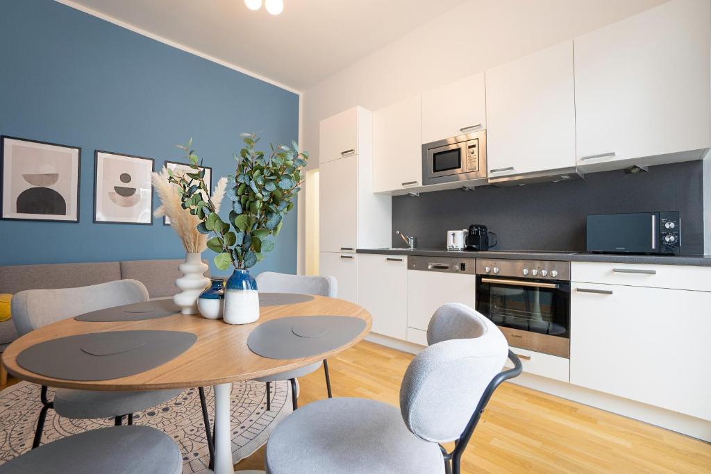 Bright apartment in the third district with a terrace