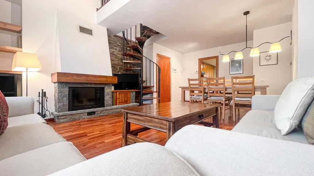 Η κουζίνα ή μικρή κουζίνα στο Dúplex con encanto en Puigcerdà Un lugar único!