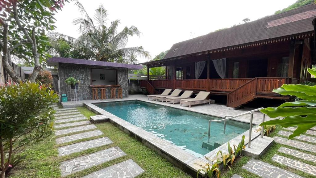 Πισίνα στο ή κοντά στο Villa D'La Madeira