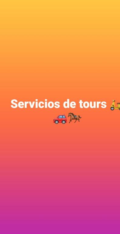 due auto, un cane e un'auto su uno sfondo colorato di Primavera a San Agustín