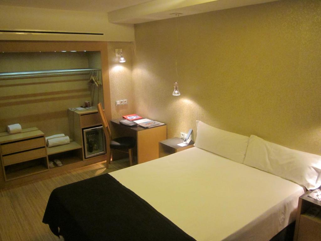 Axel Hotel Barcelona - Adults Only - 