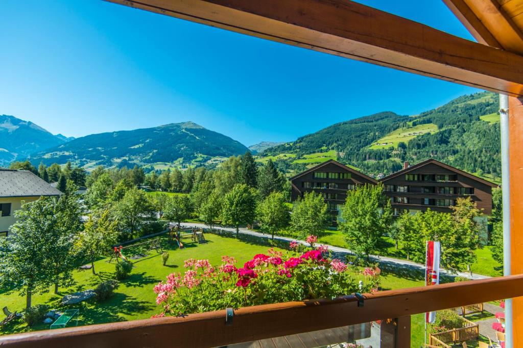 Nespecifikovaný výhled na hory nebo výhled na hory při pohledu z hotelu