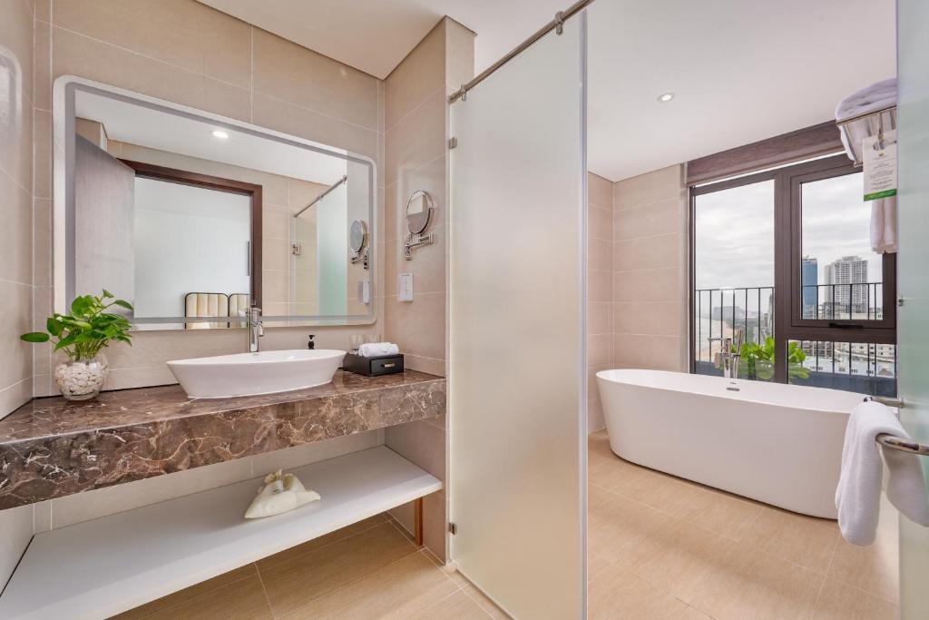 Grand Suite with Ocean View