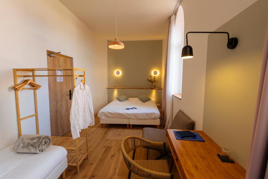 Hotellerie de l'Abbaye du Désert - Habitación Triple Estándar