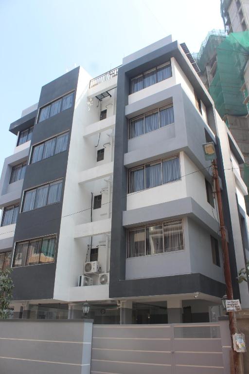 Tòa nhà nơi khách sạn tọa lạc