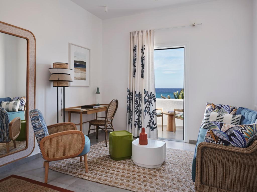 Myconian Sunrise Relais & Chateaux Hotel - 17