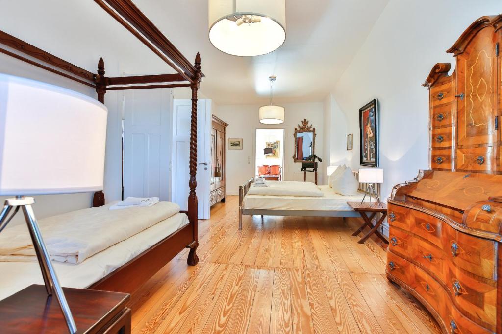 Riverside Apartments - 16