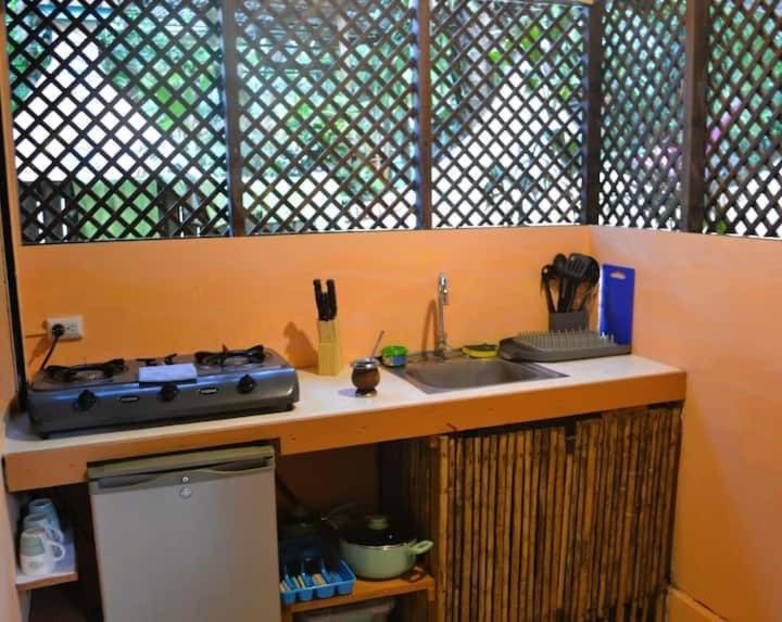 O bucătărie sau chicinetă la Estudio MAUDIE