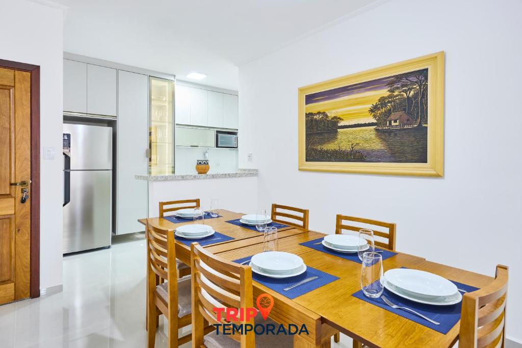 Køkken eller tekøkken på Apartamento espaçoso com ar condicionado e Wi-fi, a 100 metros da praia - Edifício Estoril