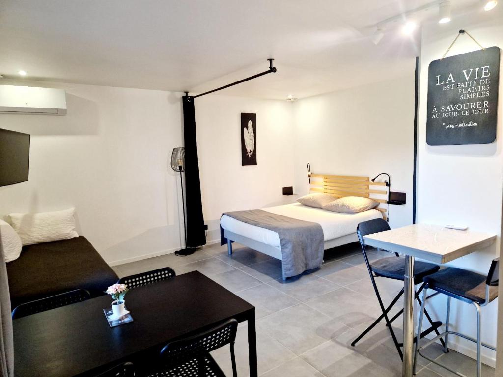 Area soggiorno di WOOD - Gîte meublé & confort Drôme - Écolodgîte