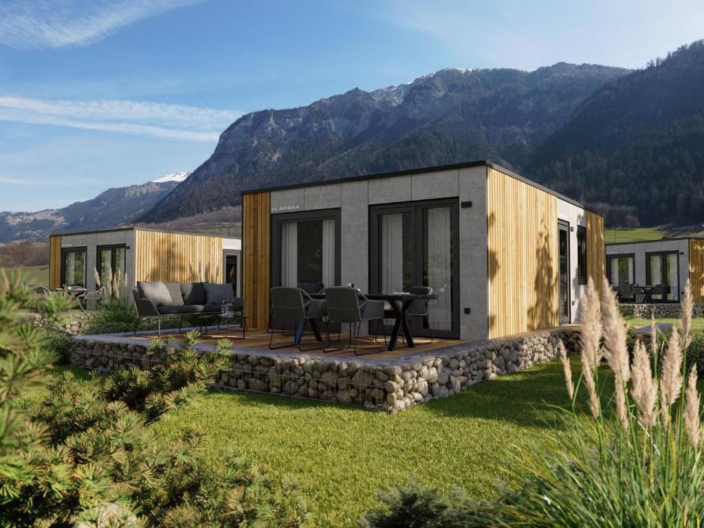 Nespecifikovaný výhled na hory nebo výhled na hory při pohledu z prázdninového areálu