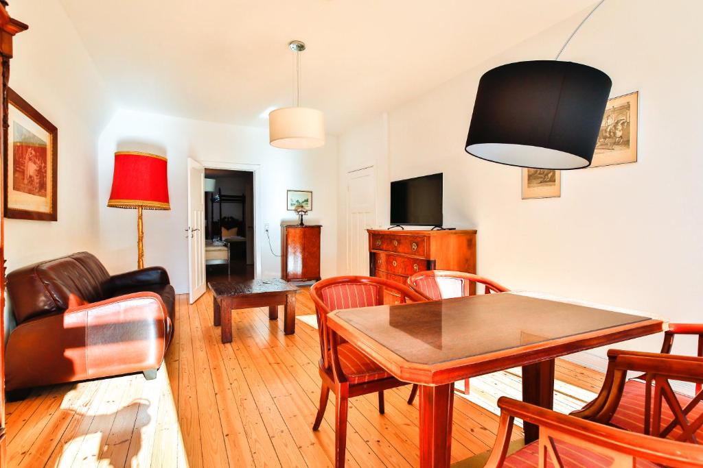 Riverside Apartments - 6