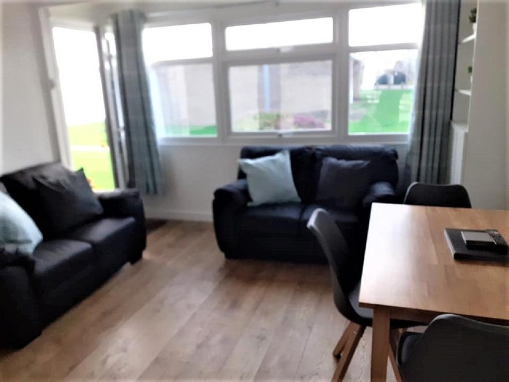 Sunbeach Chalets - 