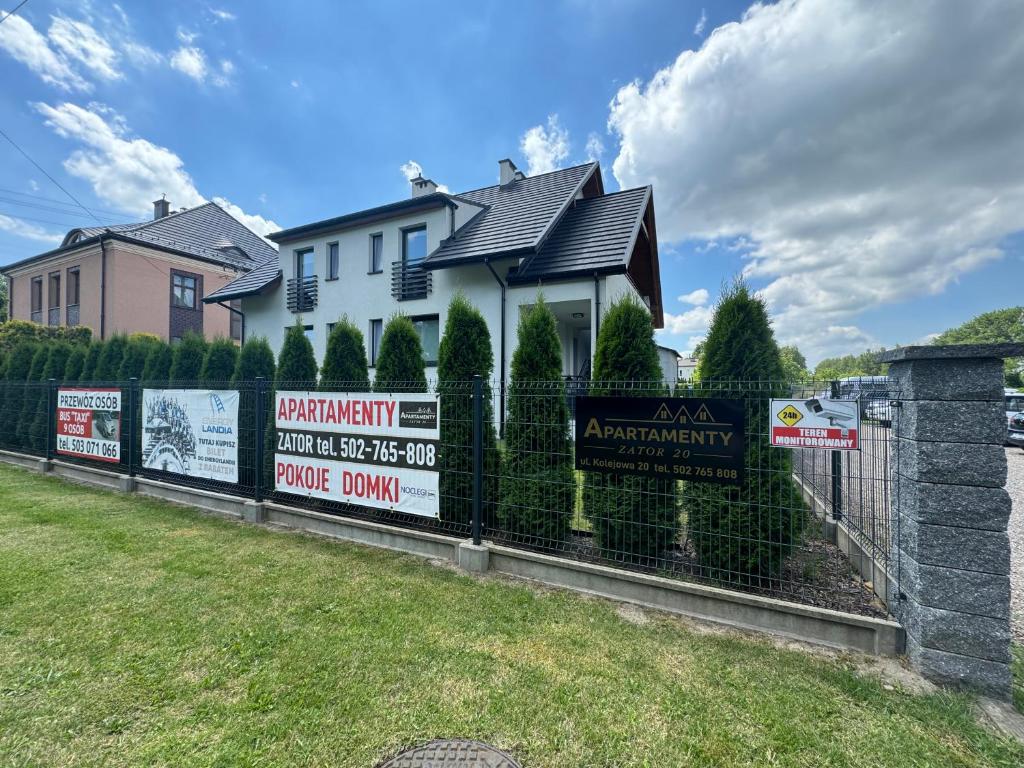 Το κτήριο όπου στεγάζεται  το διαμέρισμα